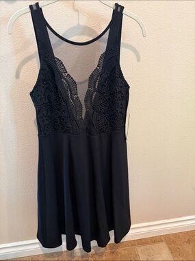 Lulus NWT Black dress